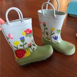Cat & Jack Kids Floral Snail Rain Boots - Green and White